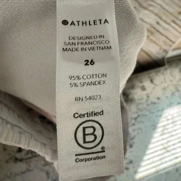 Athleta Women's Faralllon Bermuda Shorts Sz 26 563681 Birch Grey Cotton Spandex - Picture 7 of 12